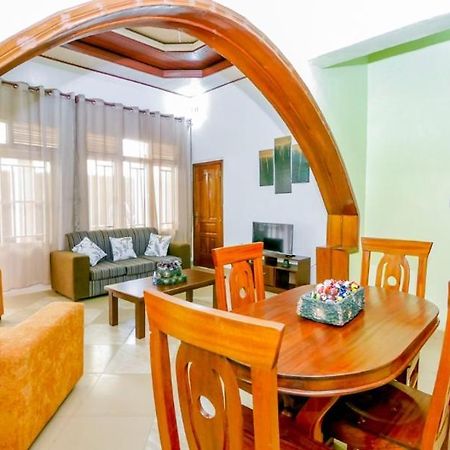 Da Vinci House Bed and Breakfast Kigali Buitenkant foto