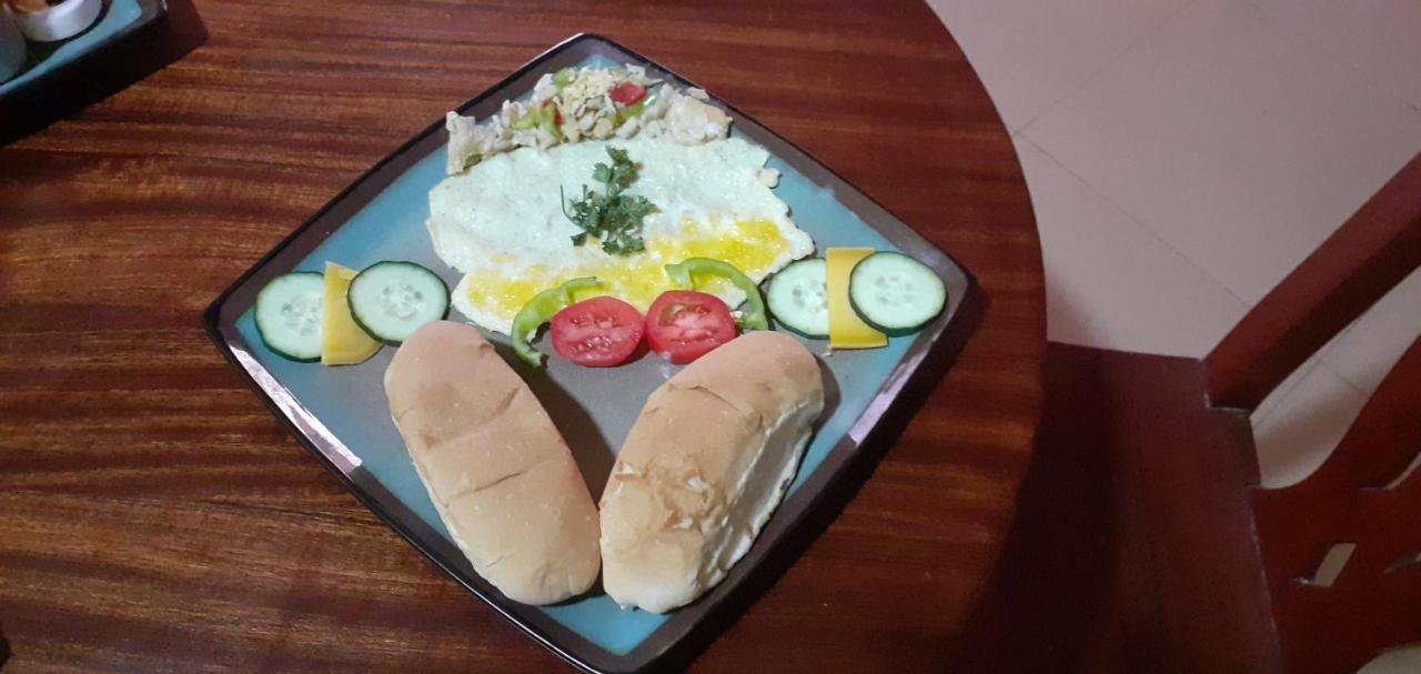 Da Vinci House Bed and Breakfast Kigali Buitenkant foto